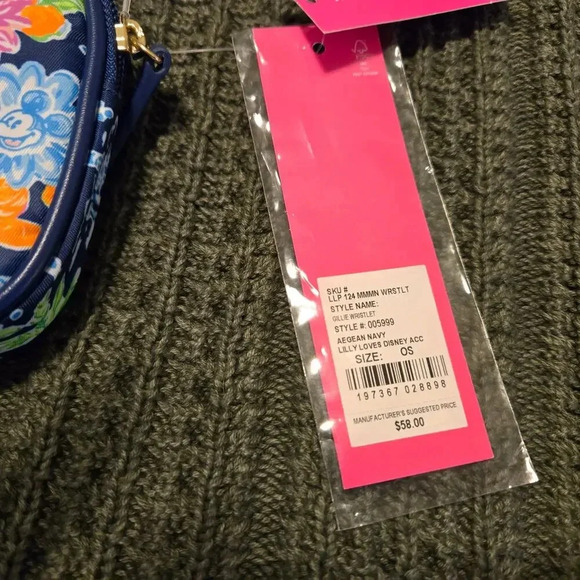 Disney Parks X Lilly Pulitzer Gillie Wristlet in Aegean Navy NWT - Picture 3 of 6